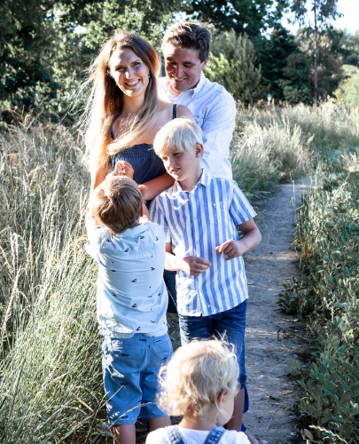 carla-and-family-outside